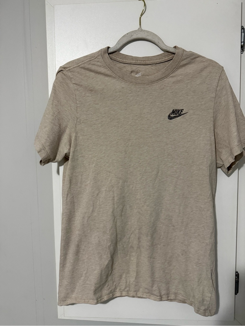 181. Nike Short Sleeve Crew Neck Tee Cotton Beige with Black Logo Earthy